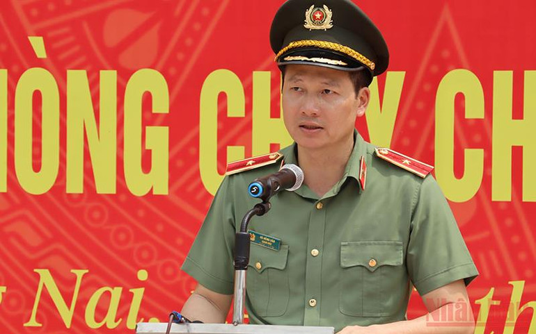 Trao quyết định thăng quân hàm vượt cấp, khen thưởng đột xuất đồng chí Thái Ngô Hiếu -0