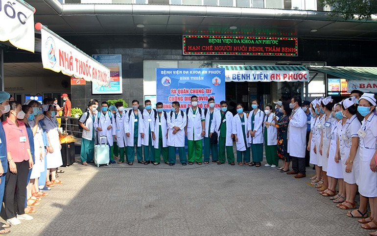 Lễ xuất quân đưa đội ngũ y, bác sĩ, nhân viên y tế Bệnh viện đa khoa An Phước, tỉnh Bình Thuận tham gia hỗ trợ TP Hồ Chí Minh. Hỗ trợ nhân lực y tế giúp TP Hồ Chí Minh chống dịch -0
