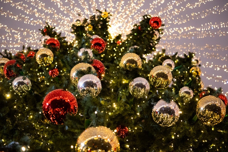 Quảng trường Đỏ nhộn nhịp tối chủ nhật cuối năm -0