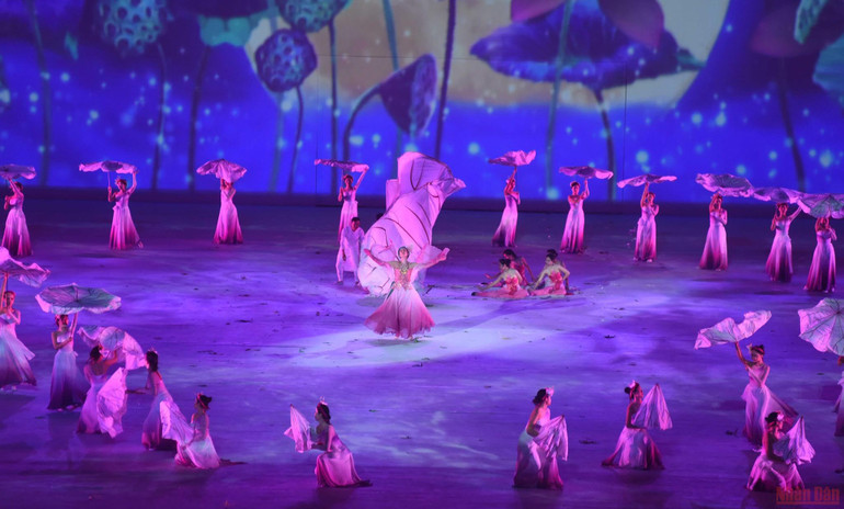 “Chúng tôi tin tưởng Let’s Shine là tiết mục xứng tầm quốc tế” -0