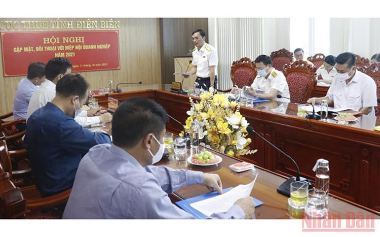 Lãnh đạo Cục Thuế tỉnh Điện Biên giải đáp kiến nghị của Hiệp hội doanh nghiệp tỉnh. Điện Biên đối thoại, tháo gỡ khó khăn chính sách thuế cho doanh nghiệp -0