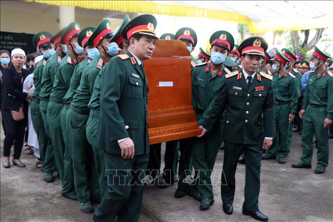 Tiễn đưa 13 chiến sĩ hy sinh ở khu vực thủy điện Rào Trăng 3 về đất mẹ -0