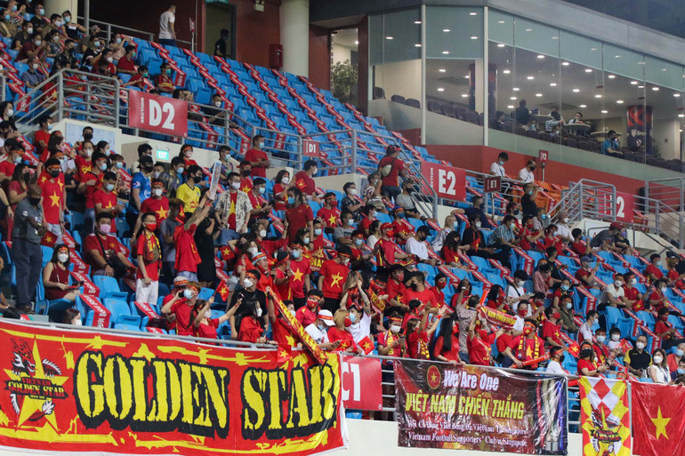 (Hiệp 2) Việt Nam 4-0 Campuchia: Tiến Dũng, Quang Hải lập công -0