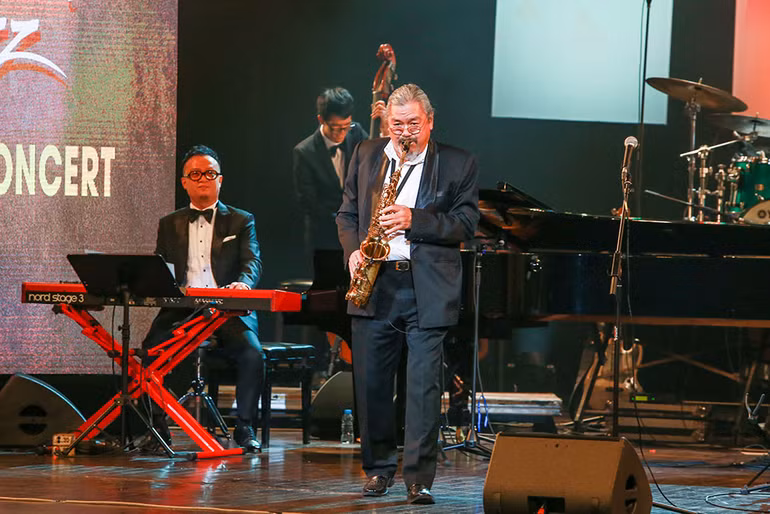 Tuấn Nam thăng hoa trong đêm nhạc jazz tại Hà Nội -0