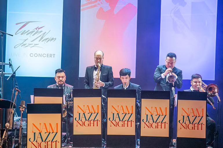 Tuấn Nam thăng hoa trong đêm nhạc jazz tại Hà Nội -0