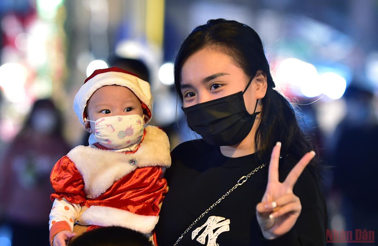 Một mùa Giáng sinh đặc biệt của 2 thành phố lớn Hà Nội và thành phố Hồ Chí Minh -0