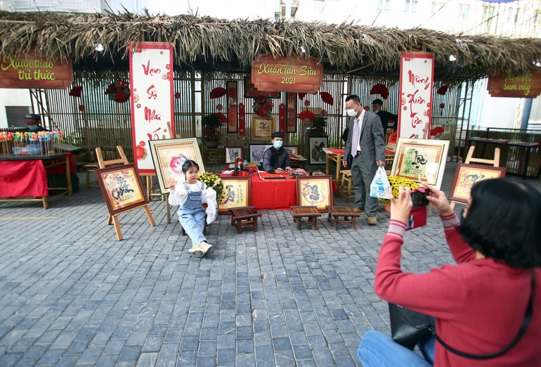 Khai Xuân với Phố Sách Hà Nội -0