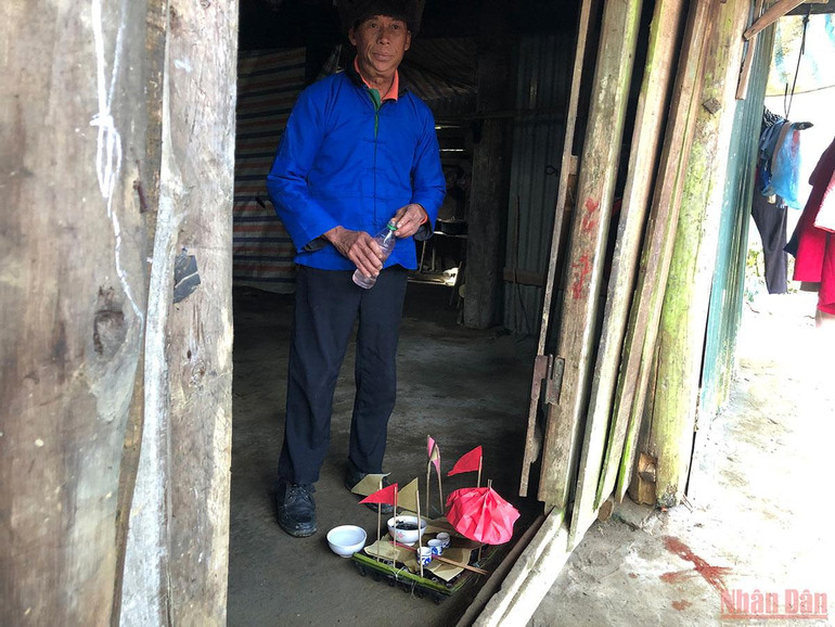 Vui nhộn lễ quét ma của người Phù Lá -0