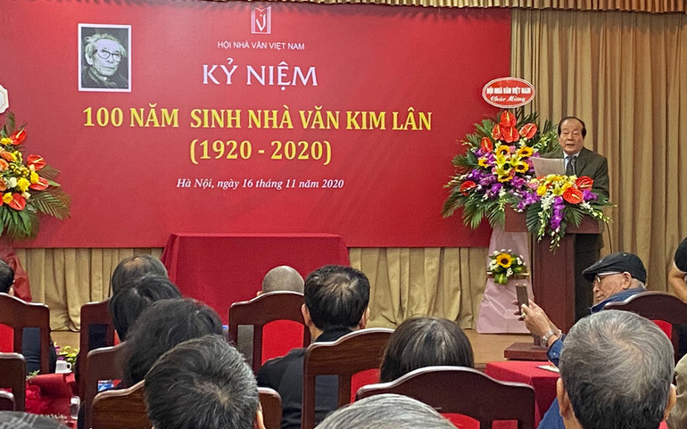 Nhà thơ Hữu Thỉnh, Chủ tịch Hội Nhà văn Việt Nam phát biểu tại lễ kỷ niệm. Kỷ niệm 100 năm Ngày sinh nhà văn Kim Lân -0