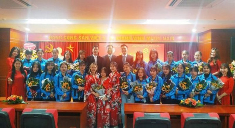 Trường cao đẳng Y dược Tuệ Tĩnh Hà Nội tài trợ kinh phí toàn phần cho sinh viên ngành cao đẳng điều dưỡng -0