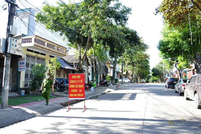 Lập chốt kiểm soát ra, vào thành phố Lào Cai -0