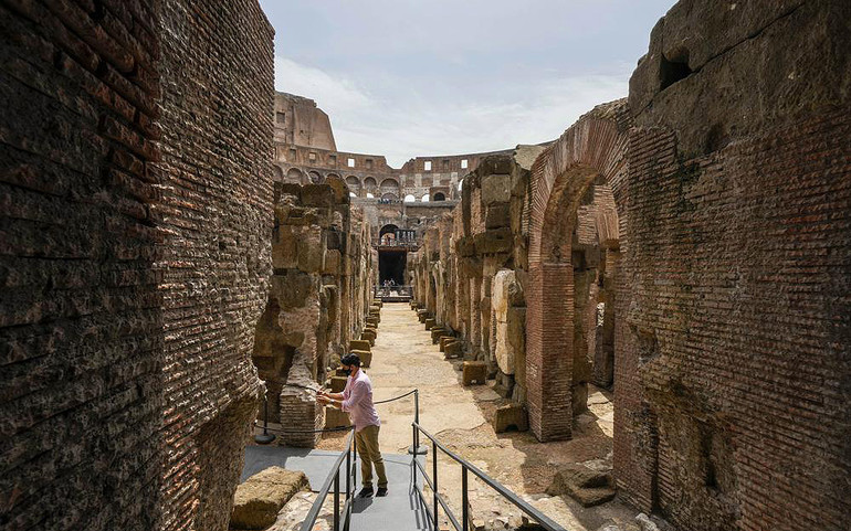 Đấu trường Colosseum mở cửa phần ngầm đón du khách thăm quan -0