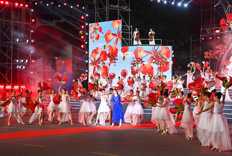 Khai mạc Lễ hội Hoa Phượng Đỏ - Hải Phòng năm 2022 -0