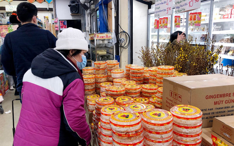 Đi chợ Tết Tân Sửu ở Paris -0