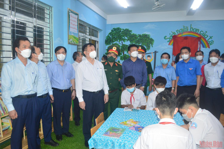 Hội Sinh viên Việt Nam gắn biển 3 công trình ở Lý Sơn -0