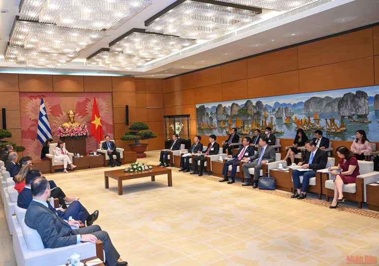 Chủ tịch Quốc hội Vương Đình Huệ tiếp Tổng thống Hy Lạp Katerina Sakellaropoulou -0