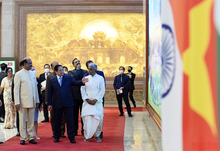 Thủ tướng Phạm Minh Chính tiếp Chủ tịch Hạ viện Ấn Độ Om Birla -1