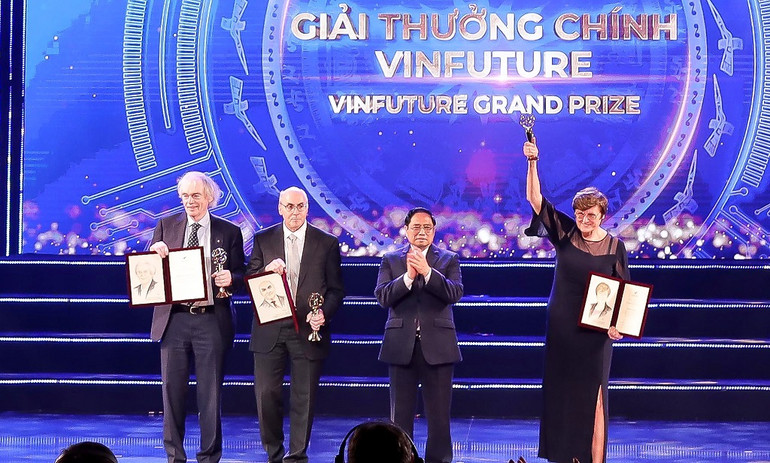 Thủ tướng Phạm Minh Chính trao Giải thưởng Chính VinFuture cho ba nhà khoa học. Chuyện chưa biết về ba nhà khoa học nhận giải thưởng 3 triệu USD của VinFuture -0
