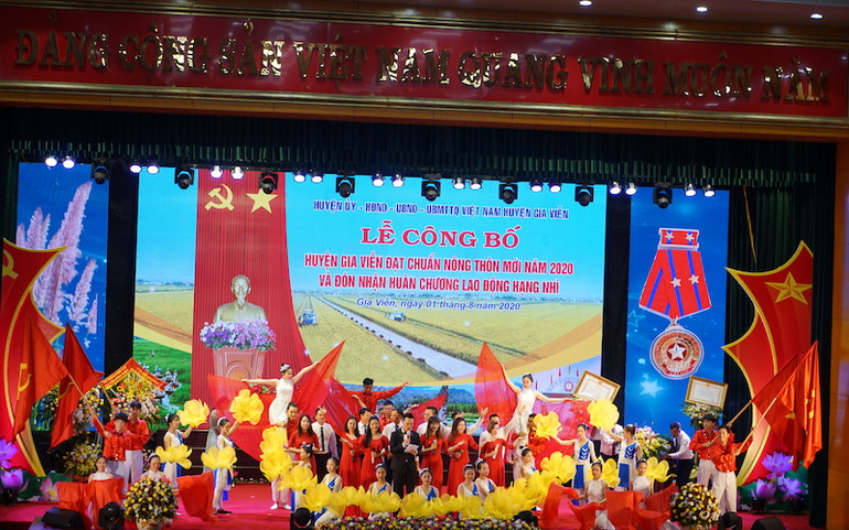 Gia Viễn đạt chuẩn nông thông mới và vinh dự đón nhận Huân chương Lao động hạng Nhì -0