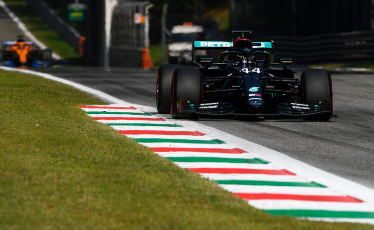 Kịch tính ở trường đua Monza -0