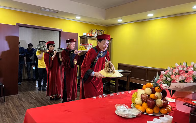 Người Việt tại Nga dâng hương tưởng nhớ các Vua Hùng -0