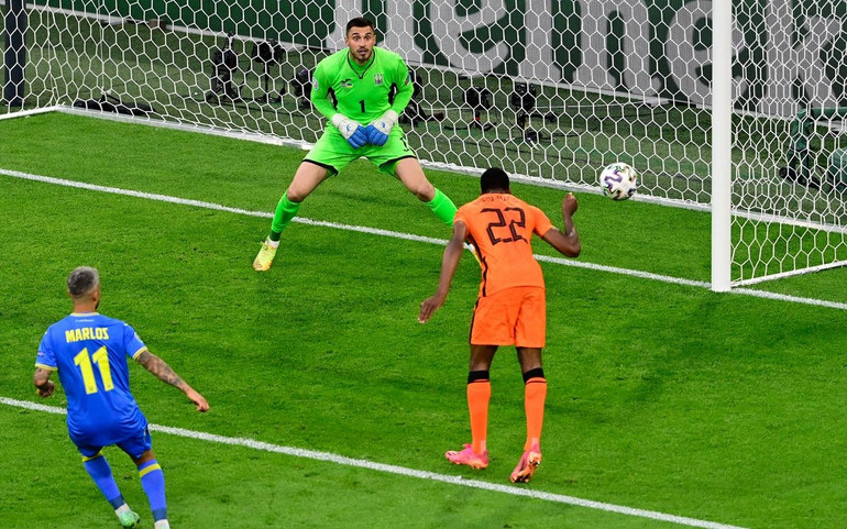 Hà Lan giành chiến thắng kịch tính trước Ukraine -0