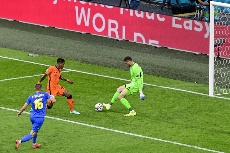 Hà Lan giành chiến thắng kịch tính trước Ukraine -0