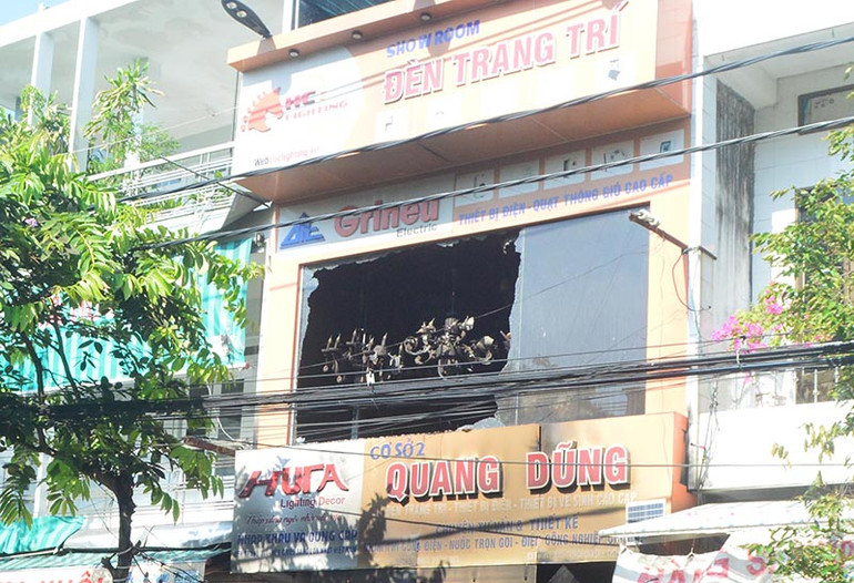 Quảng Ngãi: Cháy cơ sở kinh doanh đồ điện làm bốn người tử vong -0