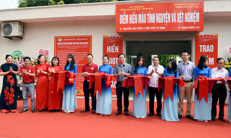 Khai trương điểm hiến máu cố định tại trường Đại học Vinh -0