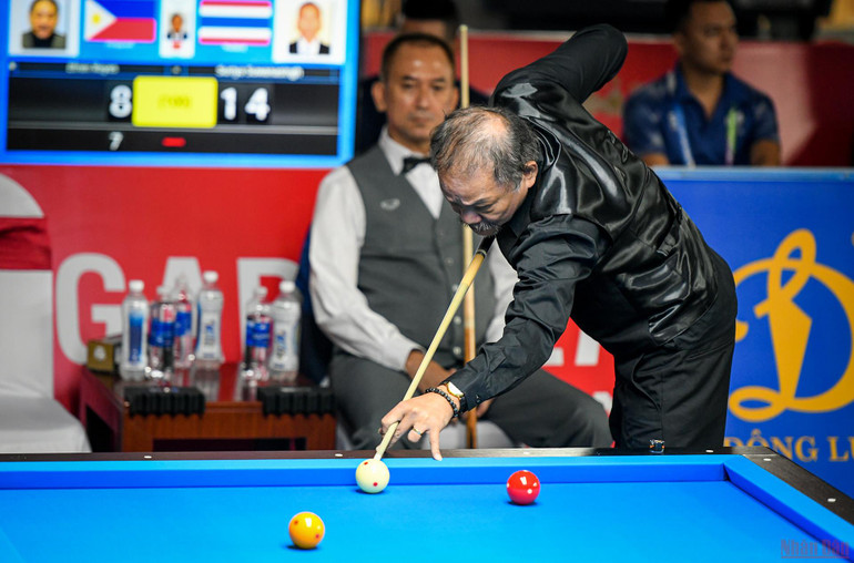 "Phù thủy" Reyes tham gia nội dung Carom 1 băng trong trận mở màn của ông tại SEA Games 31. Phù thủy Efren Reyes: “Tôi sẽ tiếp tục chơi đến năm 80 tuổi” -0