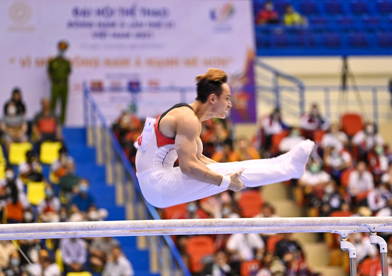 Mãn nhãn với màn biểu diễn thể dục dụng cụ trong ngày thi đấu cuối ở SEA Games 31 -1