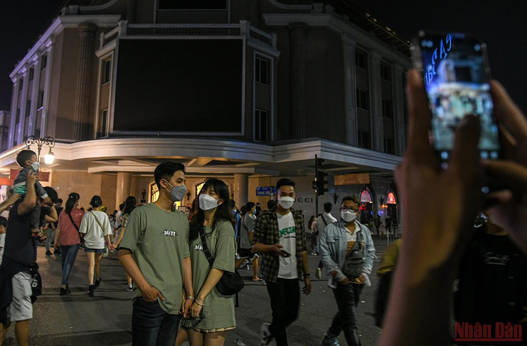 Giờ Trái Đất năm 2022: Tắt đèn - cùng hành động, 'bật sáng' tương lai -0