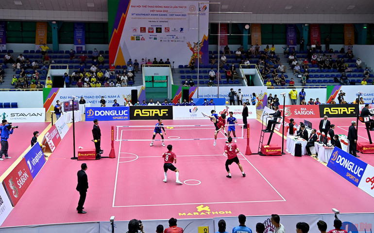 Môn Cầu mây tại SEA Games 31 đã diễn ra tại Nhà thi đấu Hoàng Mai (Hà Nội). Những pha bóng đẹp môn Cầu mây trong trận đấu đồng đội 3 người nam giữa Việt Nam và Campuchia -0