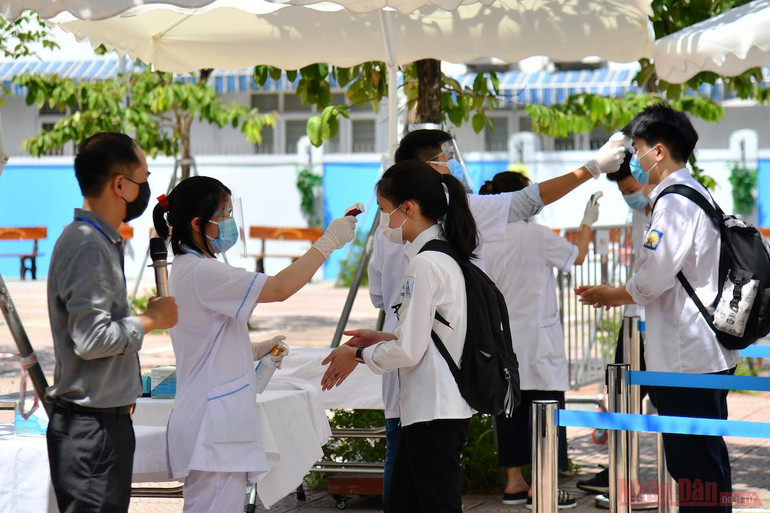 Thí sinh sẵn sàng bước vào ngày thi chính thức -0