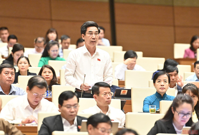 Đại biểu Trần Chí Cường. (Ảnh: LINH NGUYÊN) Tiếp tục các giải pháp hiệu quả thúc đẩy phục hồi, phát triển kinh tế-xã hội -0