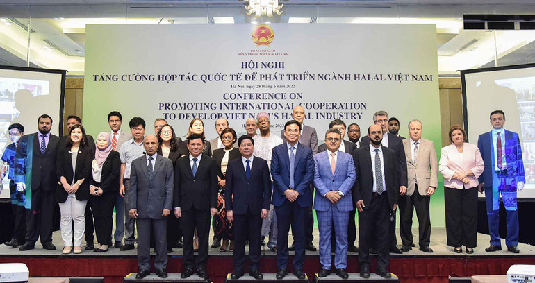 Các đại biểu tham gia hội nghị. Phát huy các nguồn lực quốc tế để phát triển ngành halal Việt Nam -0