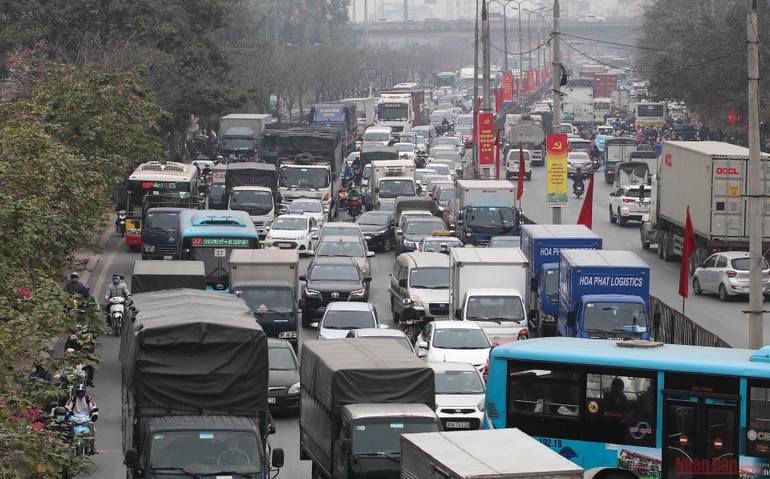 Học sinh, sinh viên “nghỉ Tết sớm”, bến xe tăng cường biện pháp phòng Covid-19 -0