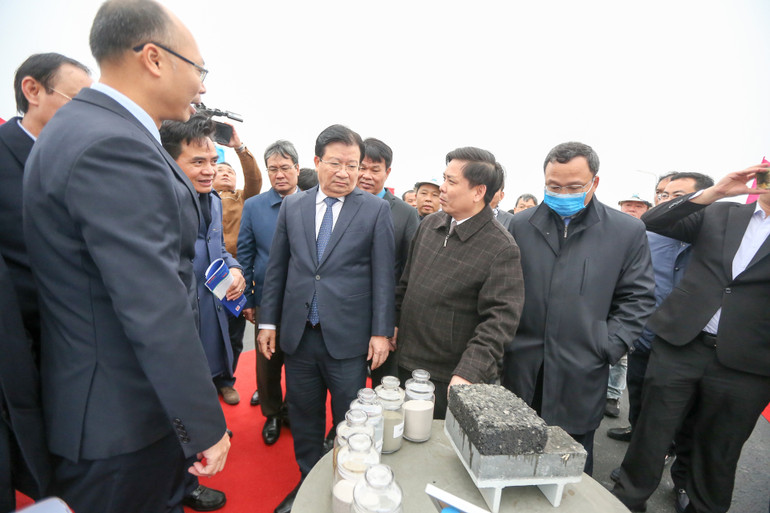 Cầu Thăng Long chính thức thông xe sau gần năm tháng sửa chữa -0