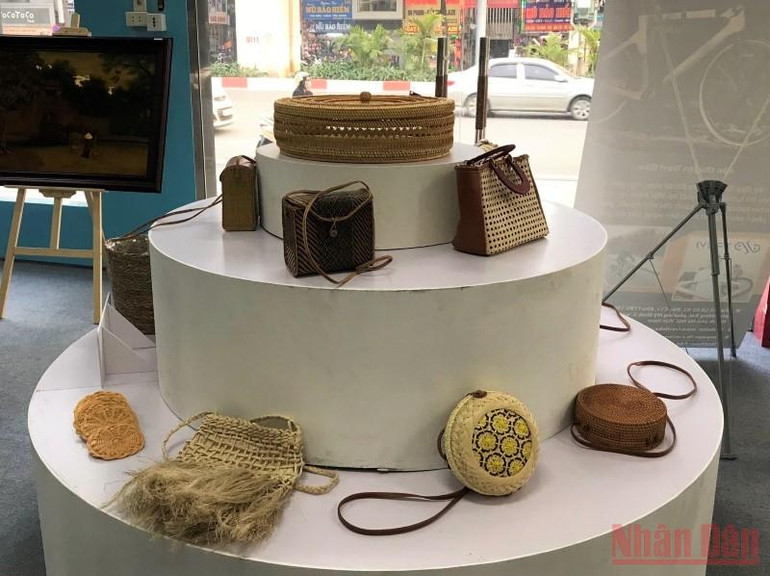 Hà Nội giới thiệu các mẫu thiết kế tiêu biểu ngành mây tre đan ảnh 2 Hà Nội giới thiệu các mẫu thiết kế tiêu biểu ngành mây tre đan -0