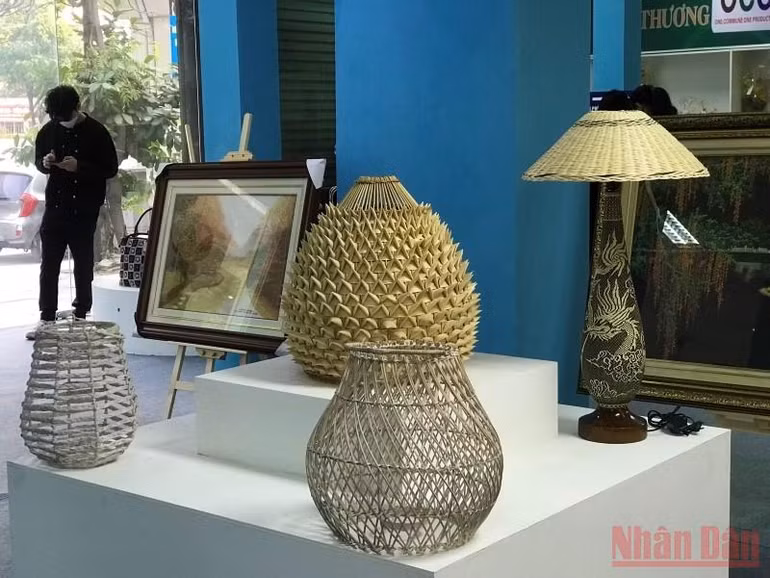 Hà Nội giới thiệu các mẫu thiết kế tiêu biểu ngành mây tre đan -0