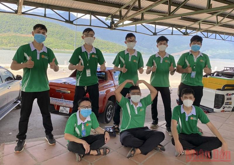 Đội SOS sinh viên đặc biệt của Đà Nẵng -0