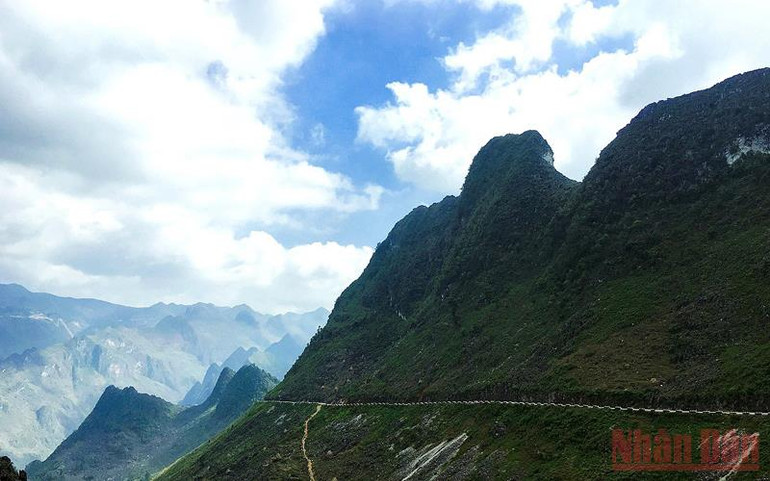 Ấm nồng một sớm chợ phiên -0