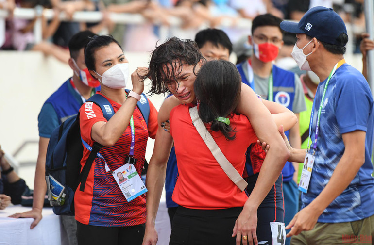 Nguyễn Thị Oanh phá kỷ lục SEA Games trong ngày điền kinh liên tiếp “gặt vàng” -0