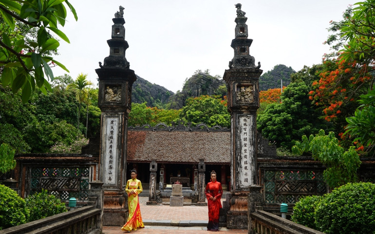 Ngắm Bảo vật quốc gia Long sàng ở cố đô Hoa Lư -0