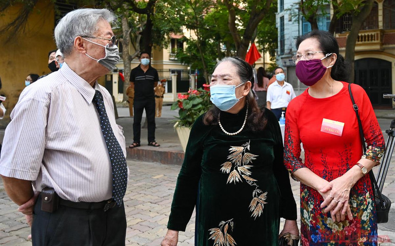 Người dân Thủ đô trong “Ngày hội non sông” -0