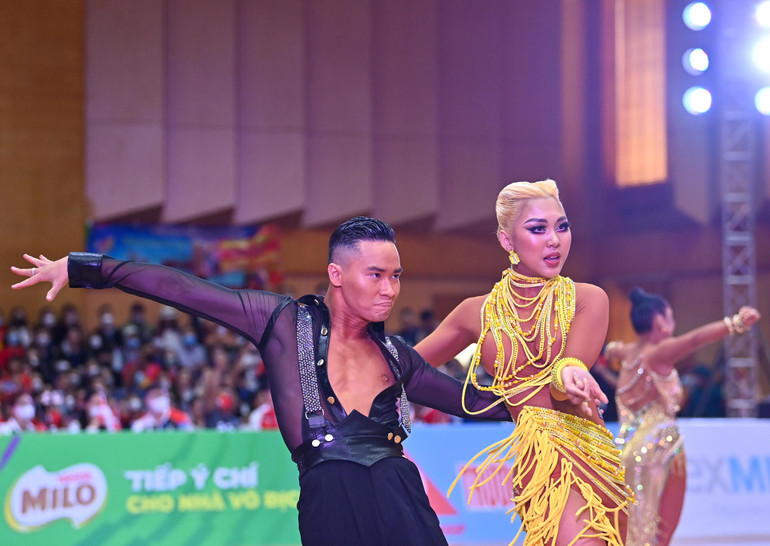 Màn khiêu vũ quyến rũ trên sàn đấu SEA Games 31 -0