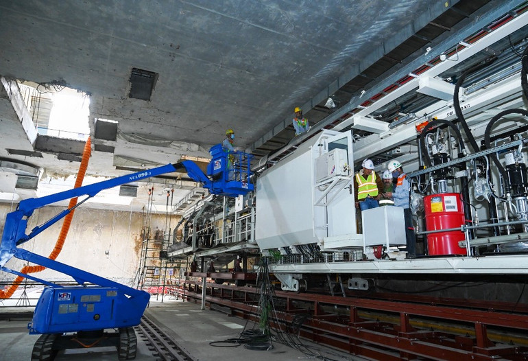 Lắp ráp máy đào hầm đầu tiên tuyến đường sắt đô thị Nhổn – Ga Hà Nội -0