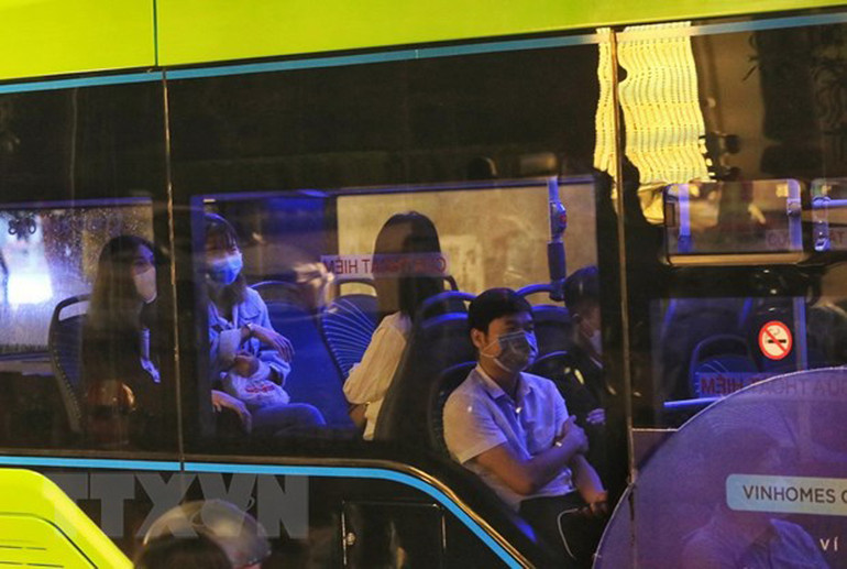 Hình ảnh các tuyến xe buýt điện ở Hà Nội vận hành ổn định -0