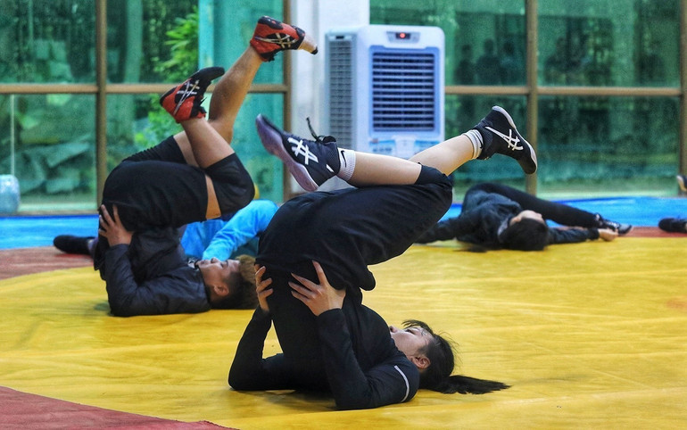 Đội tuyển Vật nữ Việt Nam luyện tập chuẩn bị SEA Games 31 -0