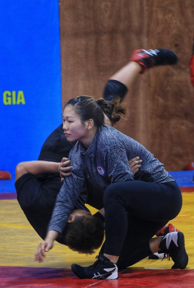 Đội tuyển Vật nữ Việt Nam luyện tập chuẩn bị SEA Games 31 -0